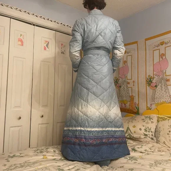 Vintage 70s Goose Downfilled Quilted Pastel blue floor length winter jacket! - Picture 5 of 15